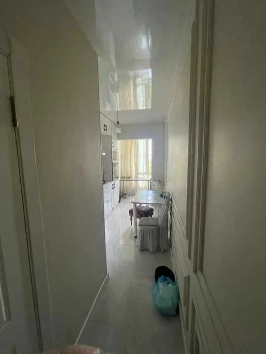 Медгородок Медгарадок 3-хона 4-этаж янги уй срочно сотилади