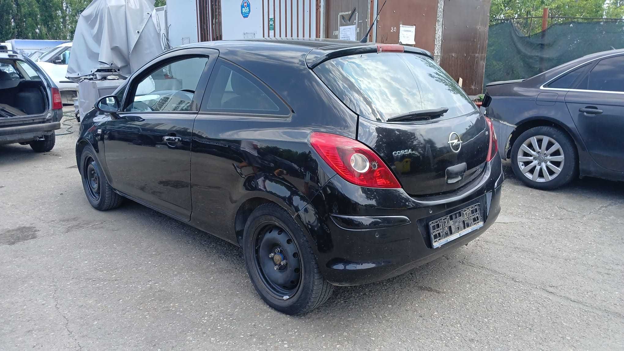 Dezmembrez Opel Corsa D In 2 Usi 1.4 Benzina Din 2008 - Z14XEP