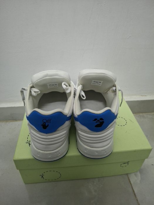 Vând off white out off office