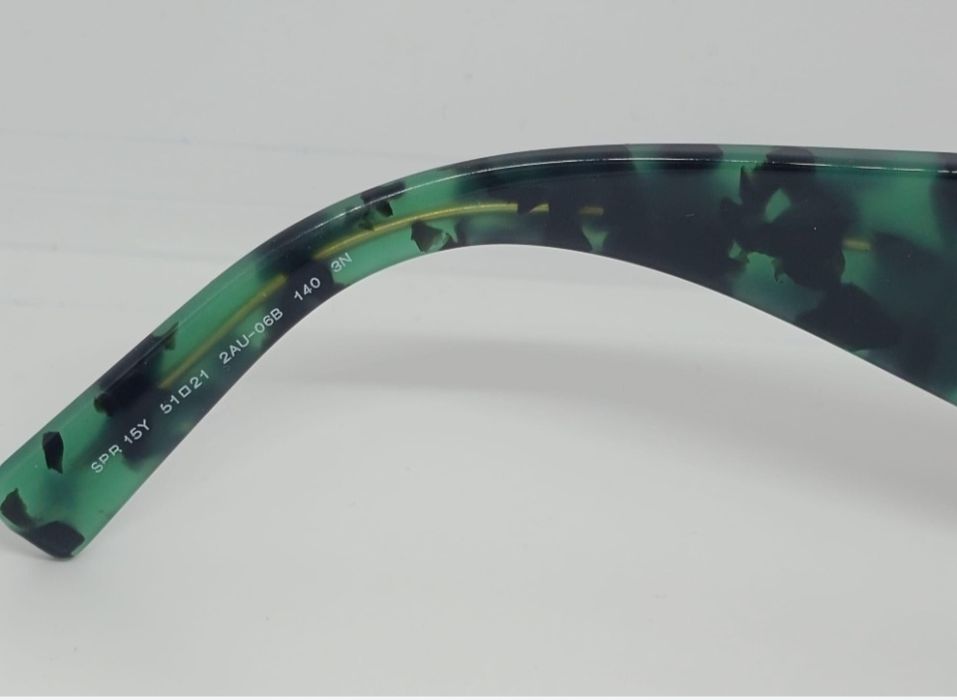 Продавам слънчеви очила Prada SPR 15Y кафяво със зелено