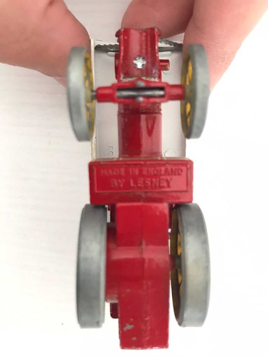 Figurina Buddha si macheta vagon abur Lesney's Modern Amusement