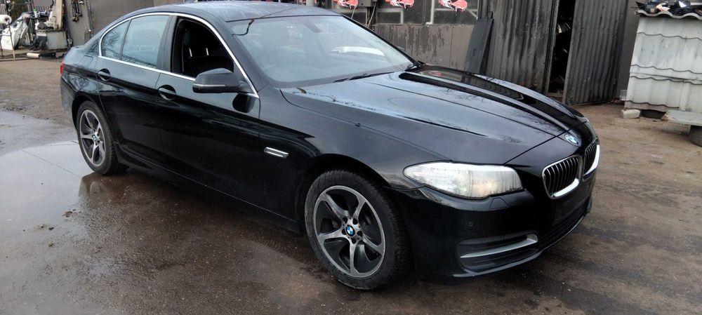 Dezmembrez BMW F10 2.0 D 105 KW an 2013 cod motor N47D20C