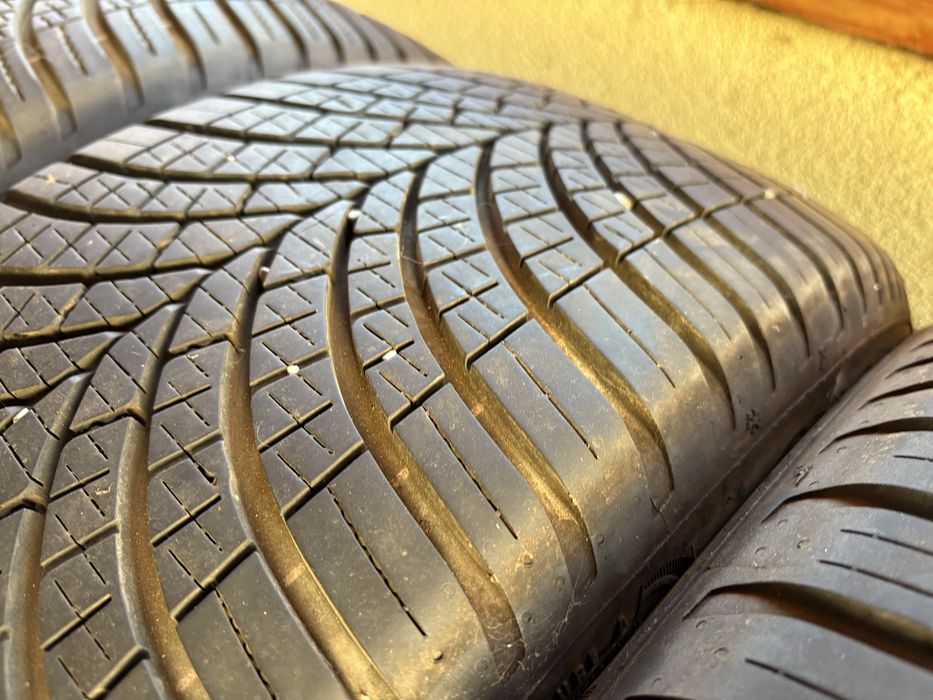 Anvelope  225 45 17 GOODYEAR  2024