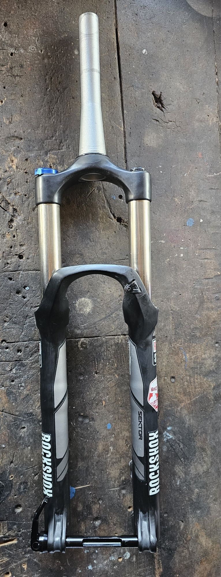 Vând furca rockshox sektor silver 140mm
