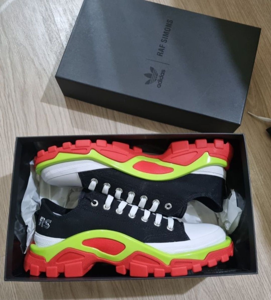Разпродажба! УНИСЕКС КЕЦОВЕ ADIDAS x RAF SIMONS Detroit Runner 40