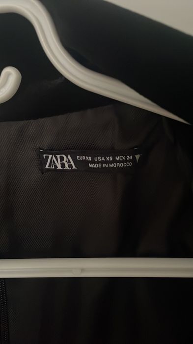 Черна рокля Zara