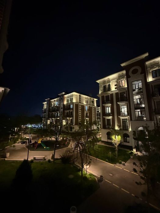 ЖК Cambridge Residence 

6/1/5 220квм