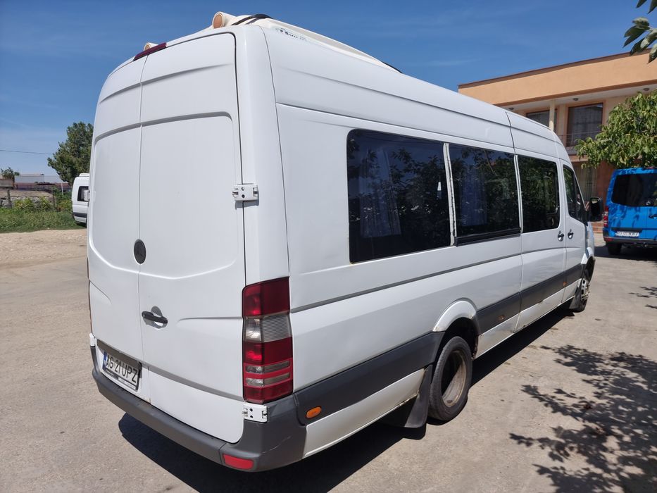 Vând microbuze  mercedes sprinter, clasificat categ.1 (cu perne aer)