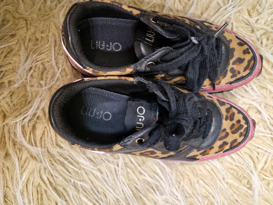 Vând adidasi Liu jo mărimea 35