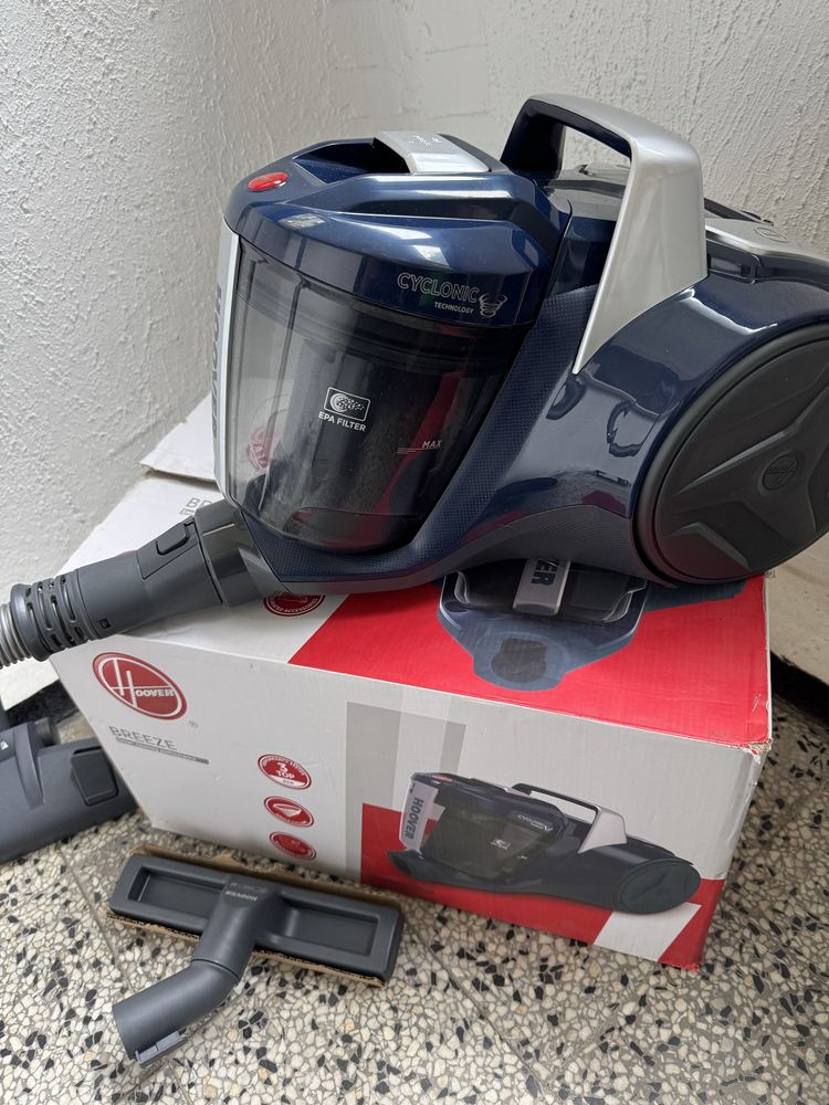 Прахосмукачка без Tорба Hoover BR71_BR20011, 700W, 2L, HEPA Филтър!