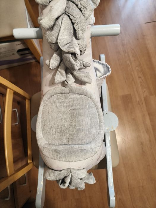 Căluț balansoar și căluț de cauciuc