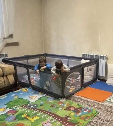 Продаю манеж для детей 200х180х65