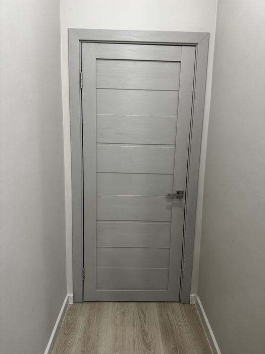 Двери межкомнатные б/у