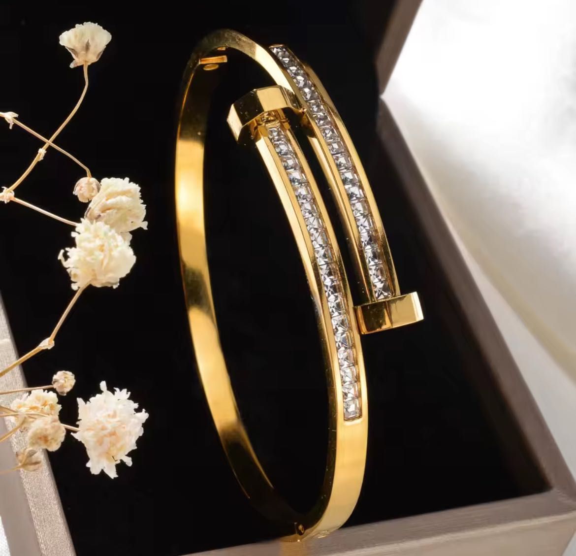 DIOR обеци колие