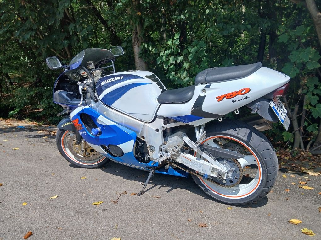 Suzuki gsxr 750  130cp gsx r