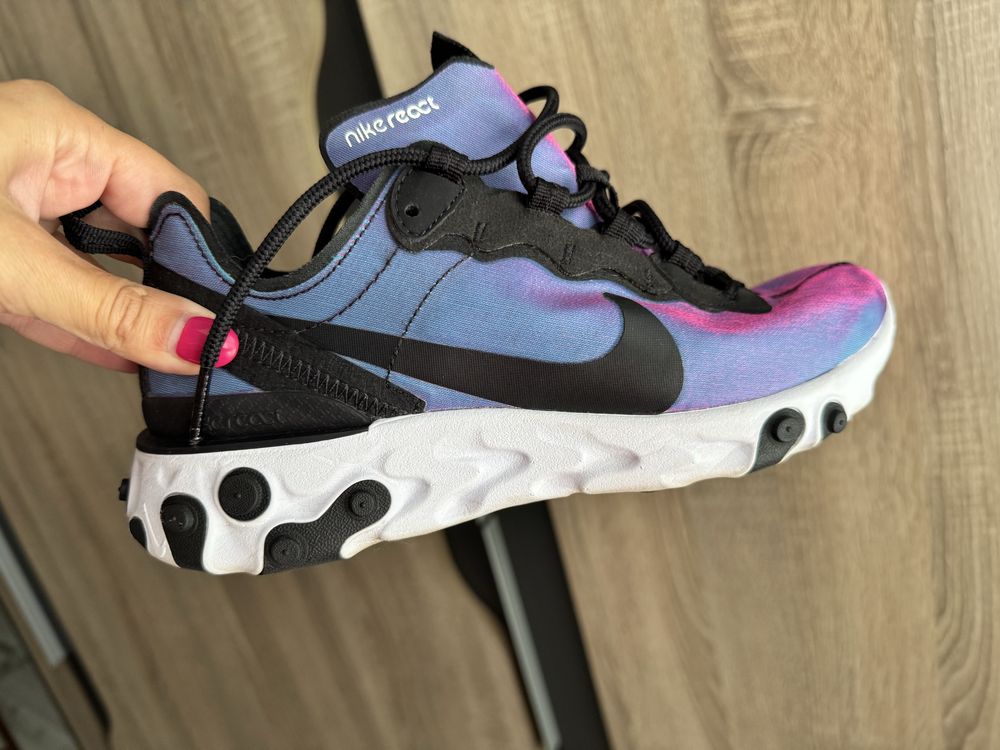 Дамски маратонки Nike