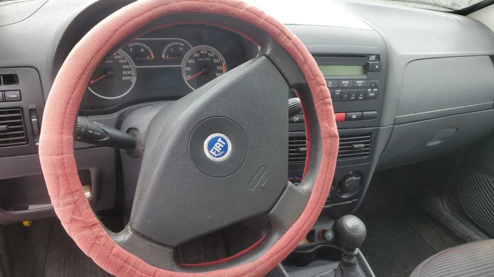 Vand Fiat Albea, km reali 45 000, cumparat de nou, cu aer conditionat.