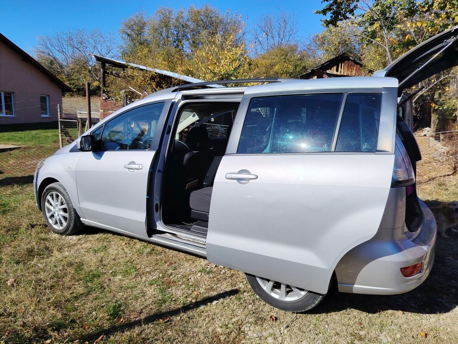 Vand Mazda 5 ,7 locuri , an 2009