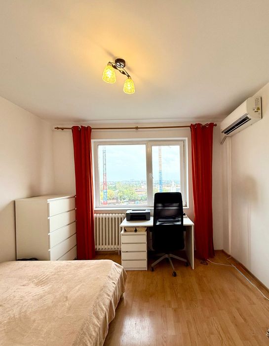 Apartament 4 camere 2 balcoane de vanzare Zona Mega Mall