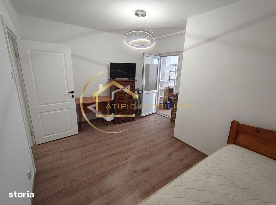 Garsoniera de vanzare etaj 1 in Bd Poitiers - Siraj