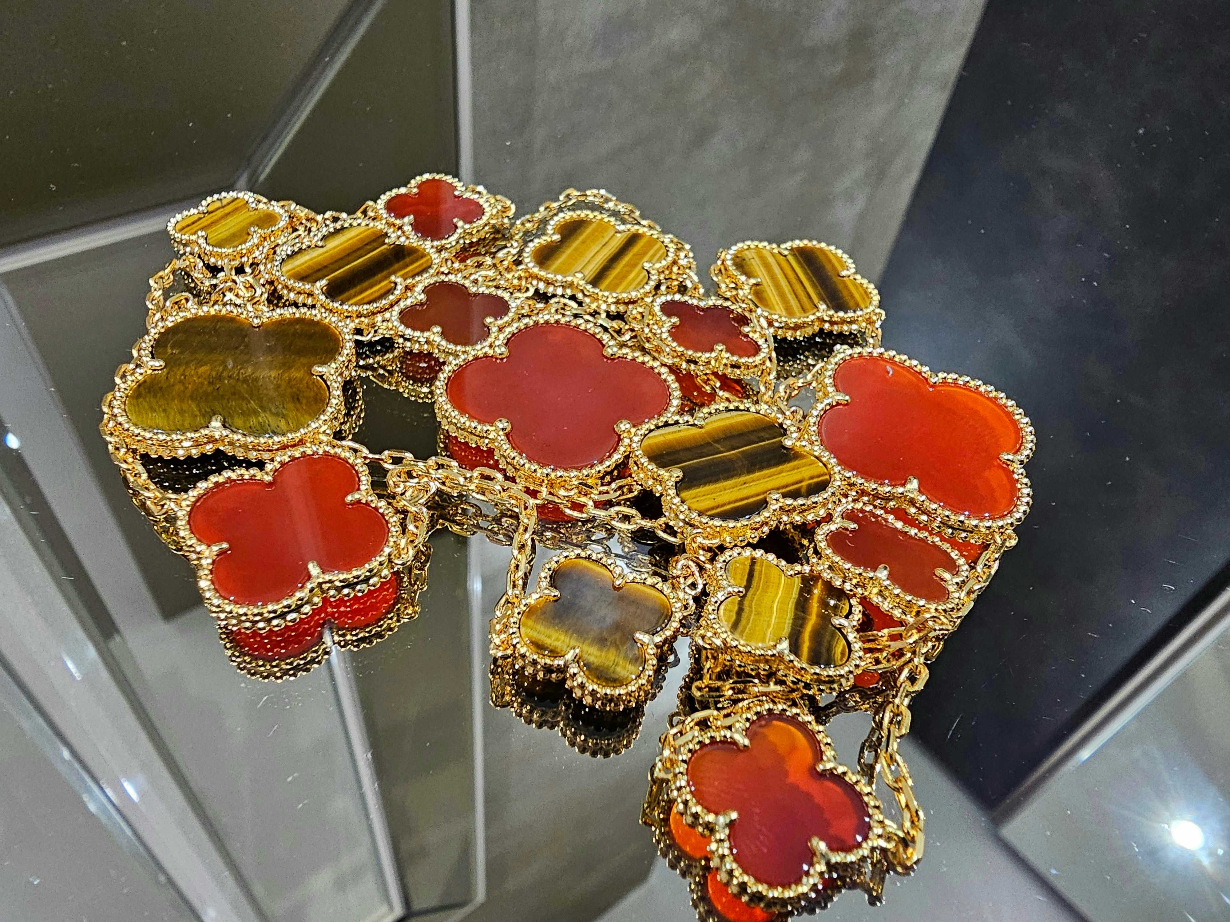 Van Cleef & Arpels VCA Gold Carnelian 16 Motifs Alhambra Дамско Колие