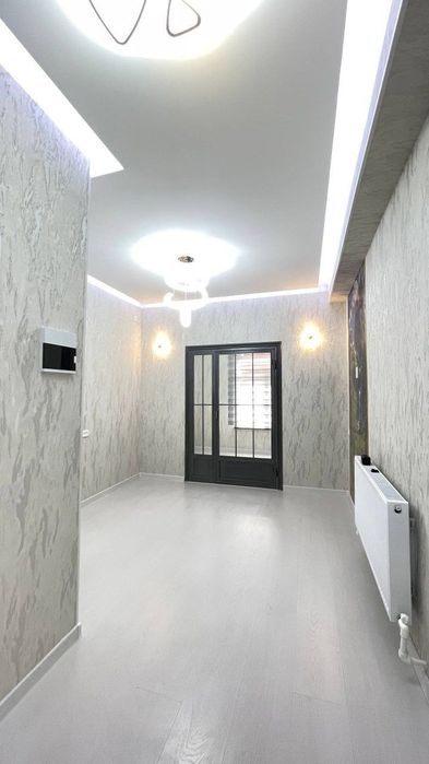 Dinamo bozorcha tomonda 2 xonalik uy sotiladi