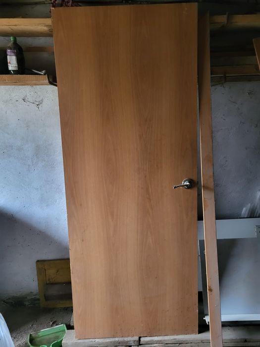 Продаётся дверь межкомнатная