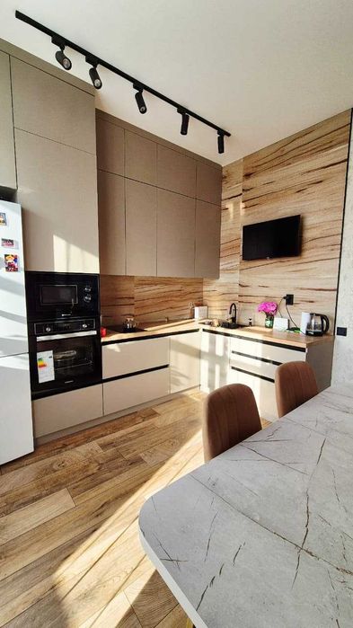 Продам 2 комнатную квартиру район Борков с ЕВРОРЕМОНТОМ