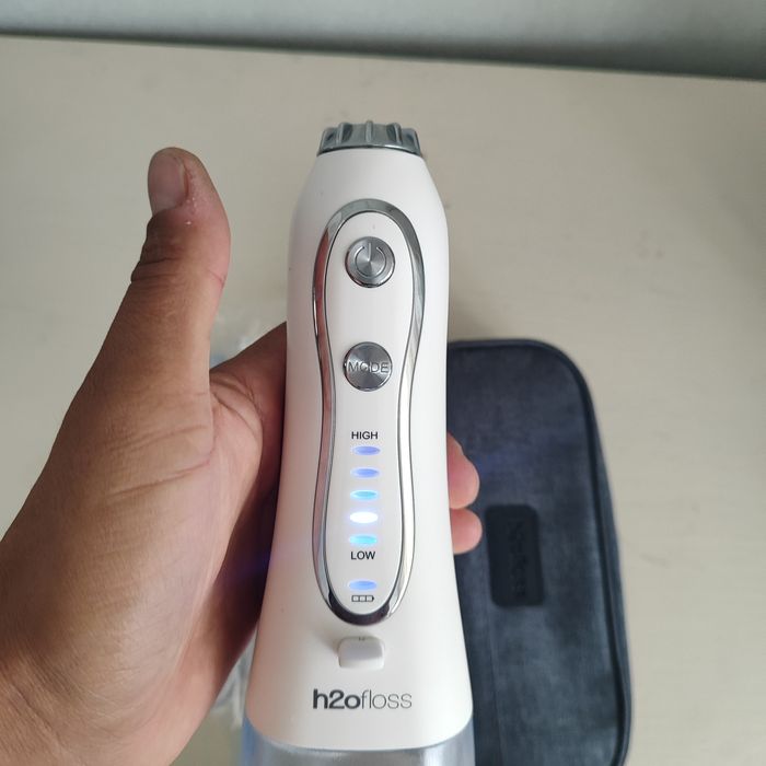 Ирригатор для чистки ротовой полости