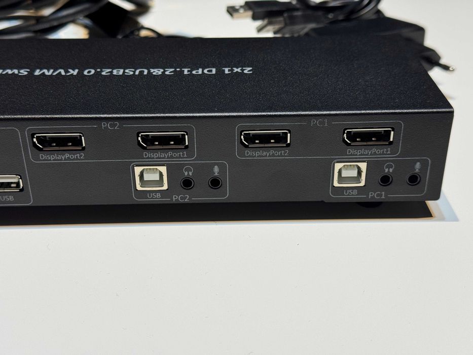 Switch KVM Techly, 2 porturi cu audio si video, 4Kx2K dual, USB, Negru