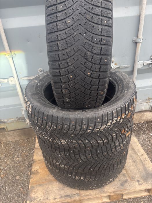 Продам резину комплект 255/55 R20