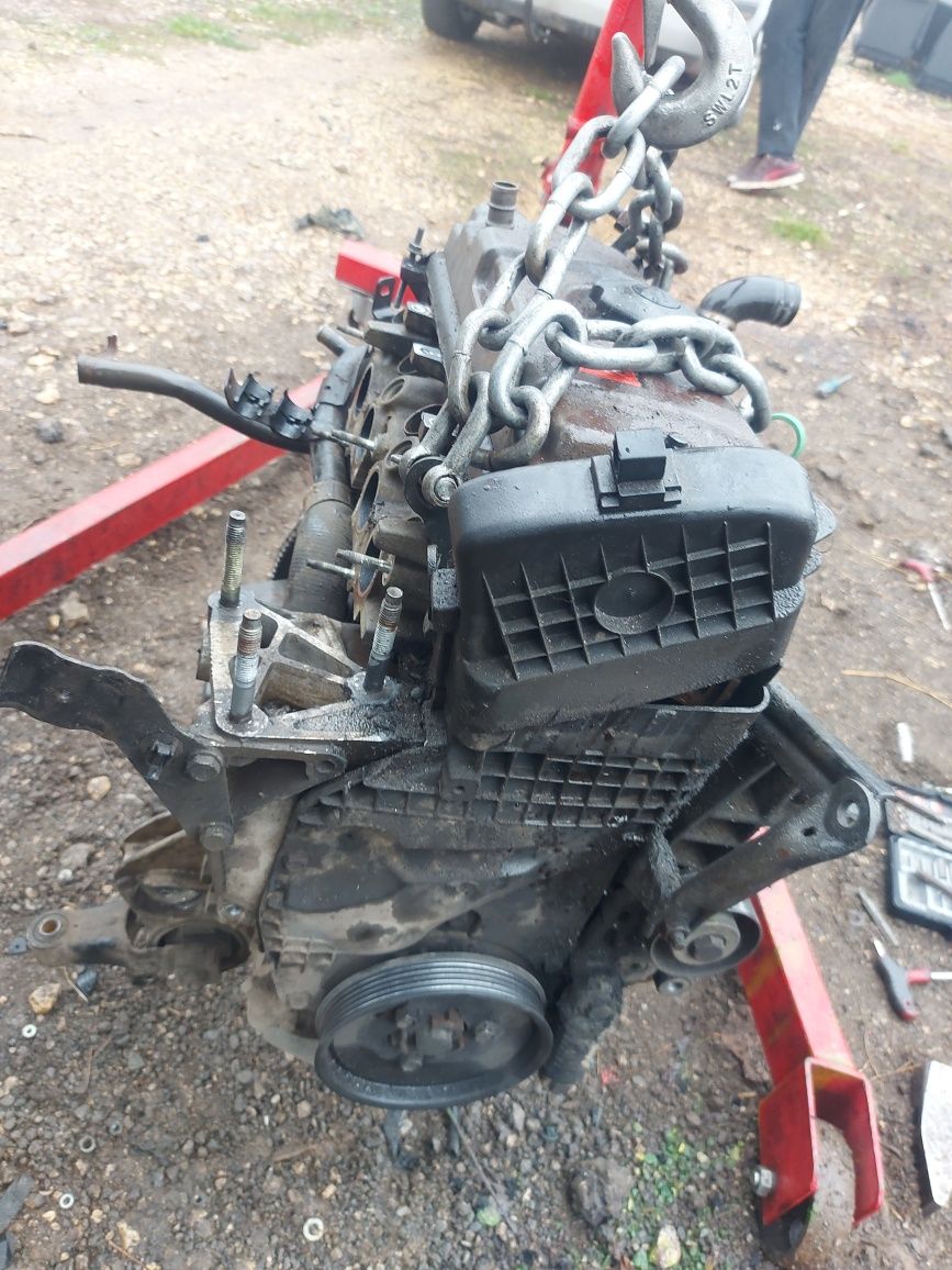 Двигател за Citroen Xsara Picasso 1.6 i