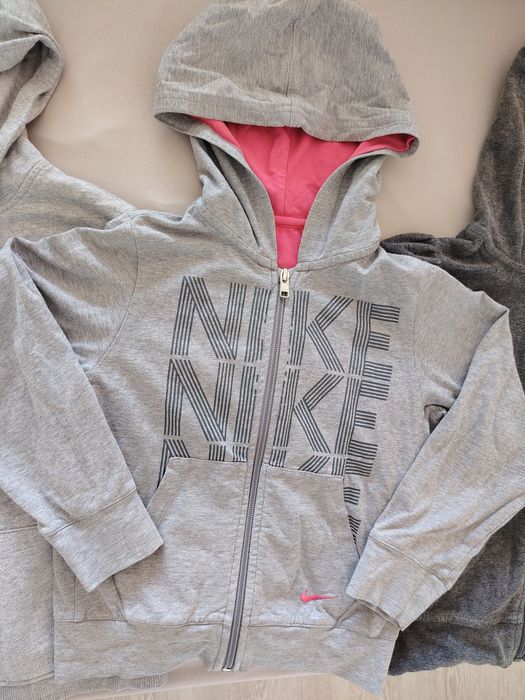 Анураци/Суичъри Nike, HM, Beneton и OVS