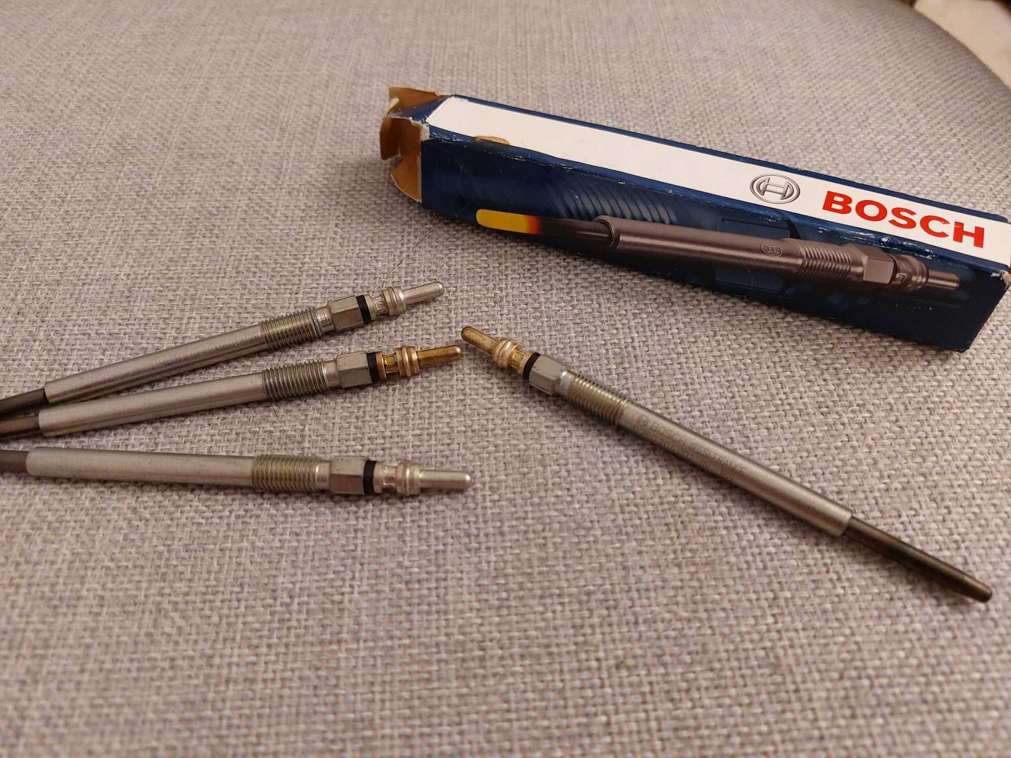 Set 4 bujii noi, nefolosite diesel incandescente Bosch
