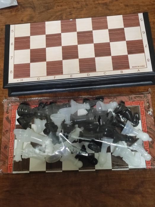 Шахматный доска, фегуры деревянная