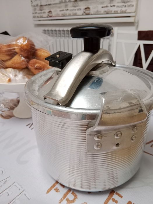 Кастрюля сатылады