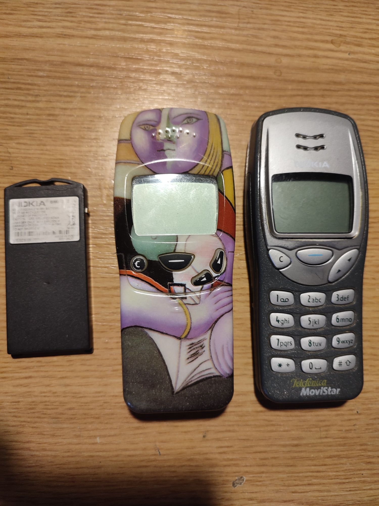 3 telefoane de colecție Nokia model 3210 + 2 baterii Nokia