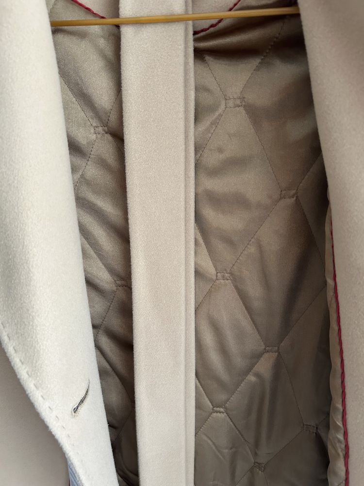 Кашемировое пальто с натуральным воротником