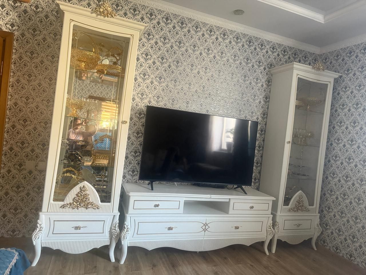 Продаётся  Новый мебель,