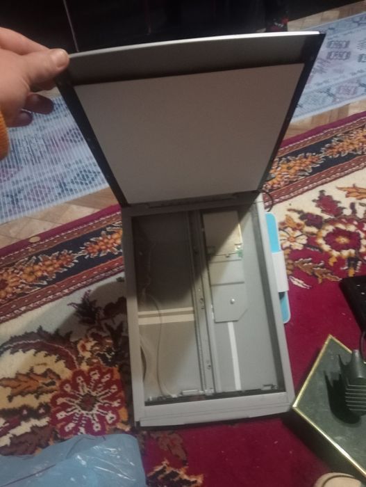 Scaner  Canon lide 200