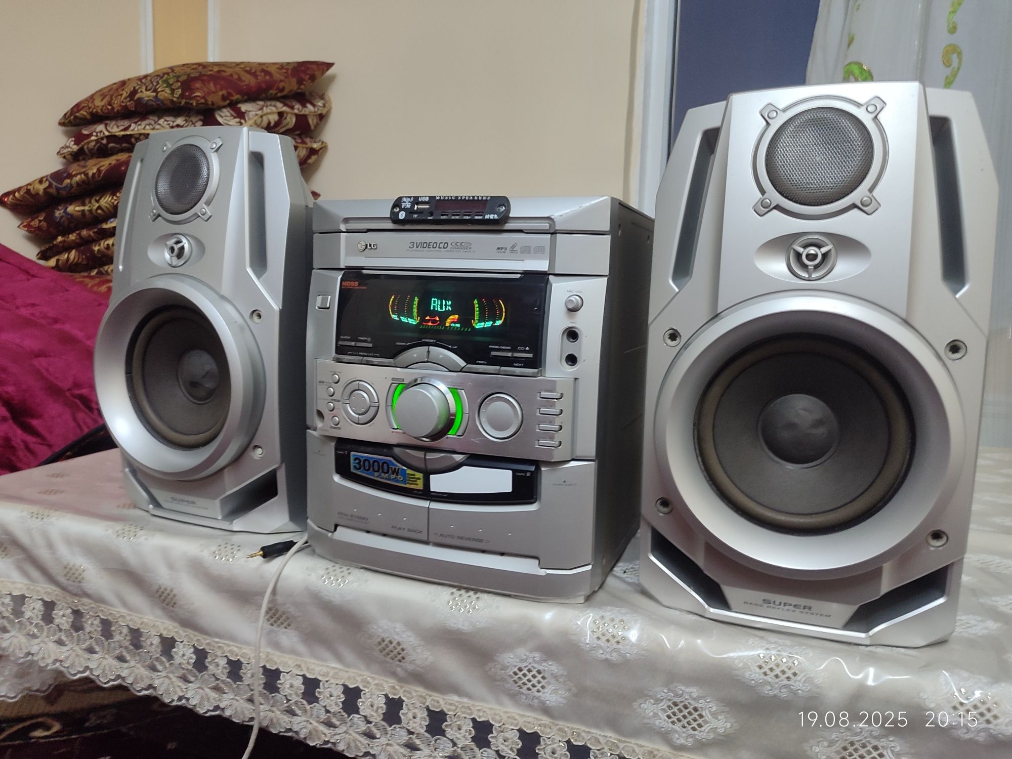 LG muzikalni sentr 120watt