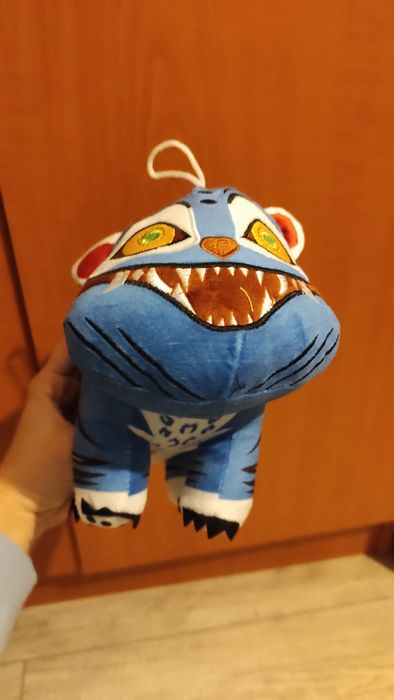 Jucarie de plus noua Derpy pisica/ tigru K-Pop Demon Hunters Huntrix