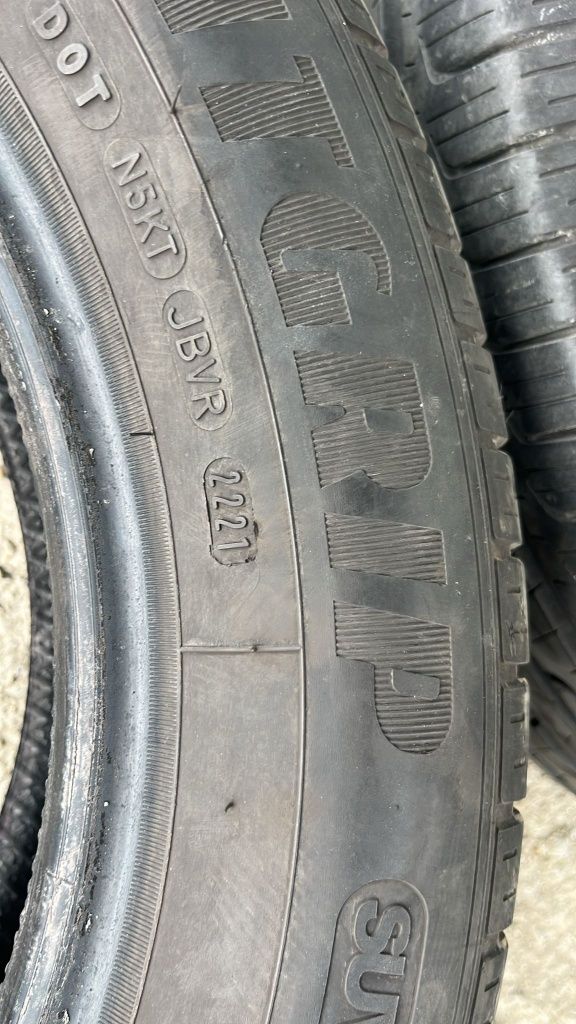 Goodyear Efficientgrip SUV 4×4   215/60/R17