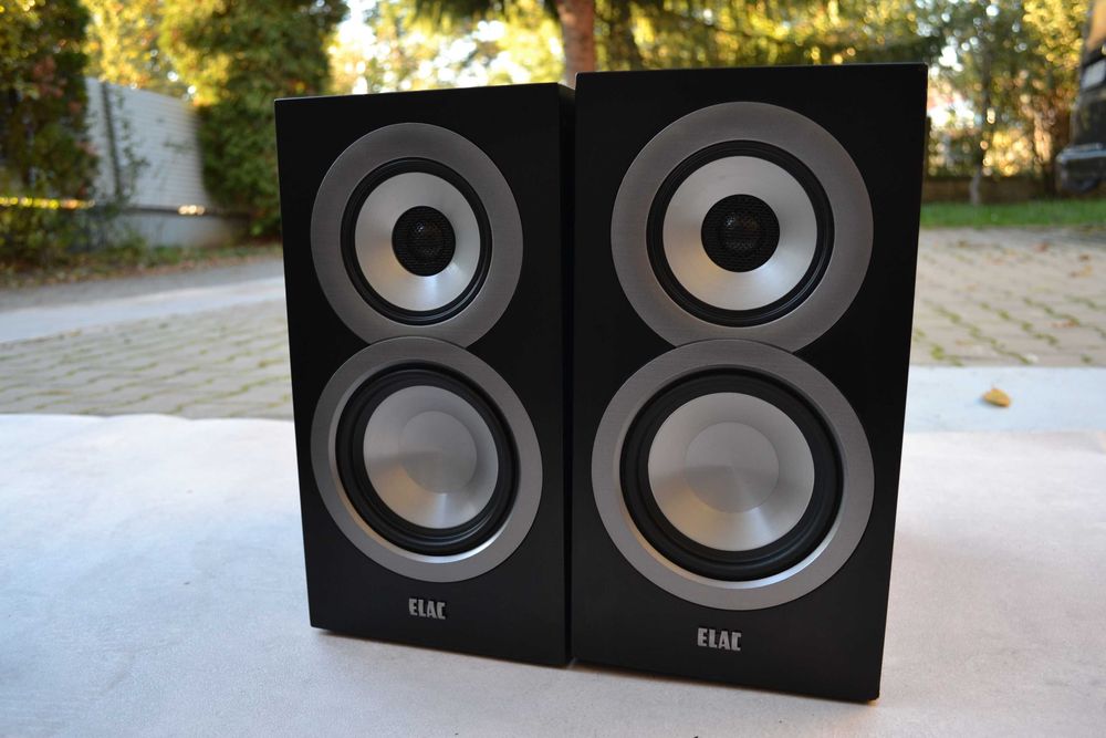 Boxe Elac BS-U 5 Uni-Fi by Andrew Jones