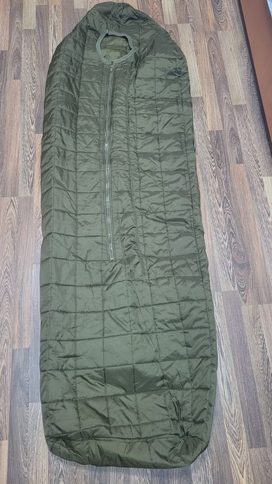 Vând sac de dormit militar