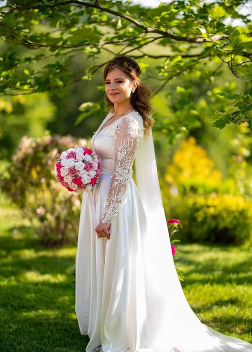 Vand rochie de mireasa marimea S-M