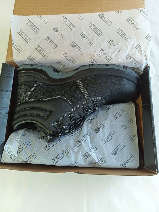 Зимни работни обувки--44 номер