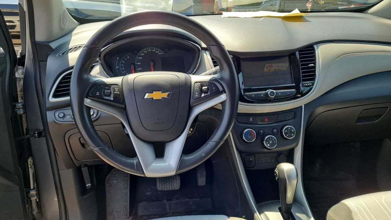 Chevrolet Tracker Premier, 3 позиция