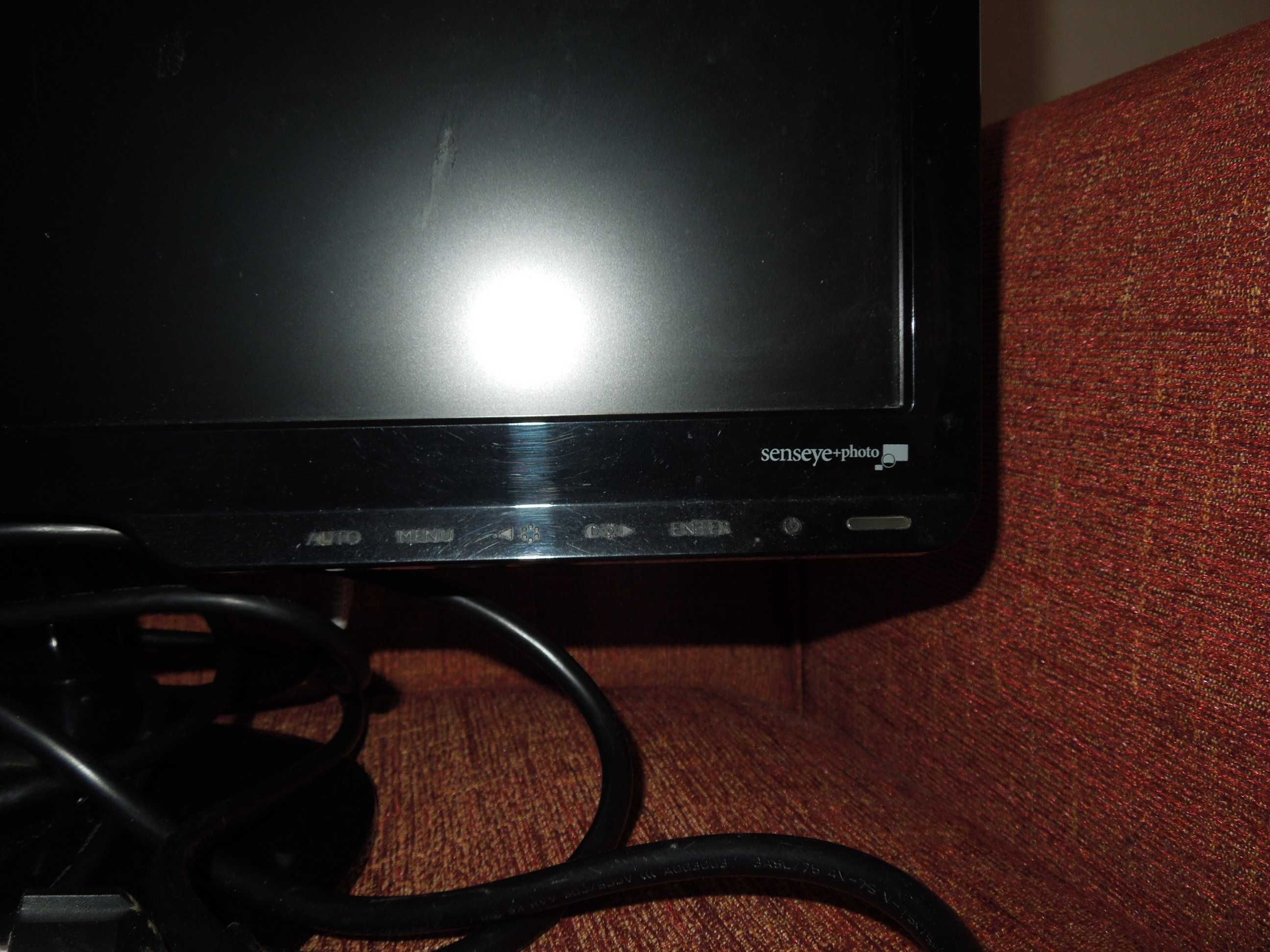 Монитор BenQ G2220HD