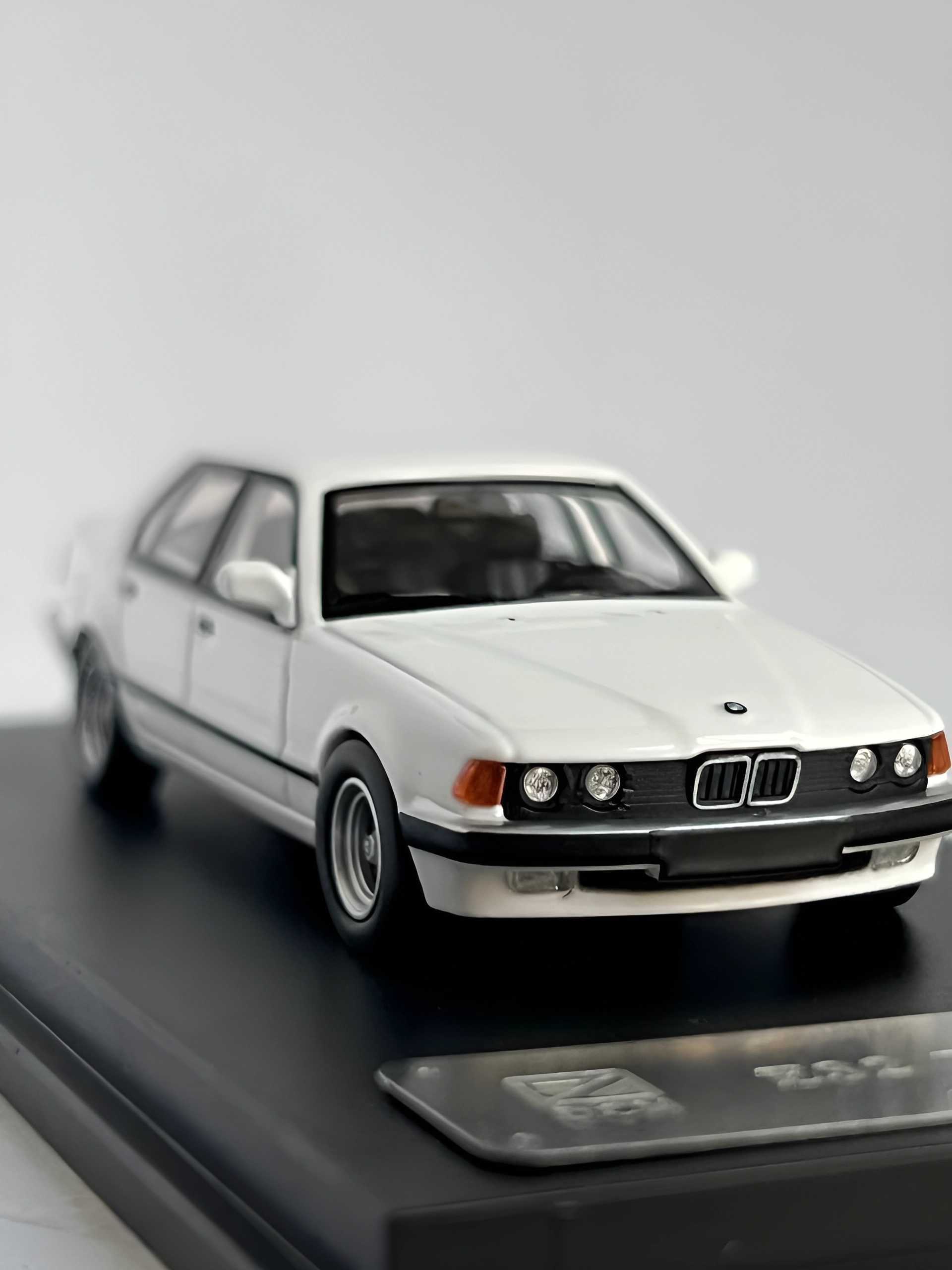 Модель BMW -  E32 7-серия (масштаб 1:64)